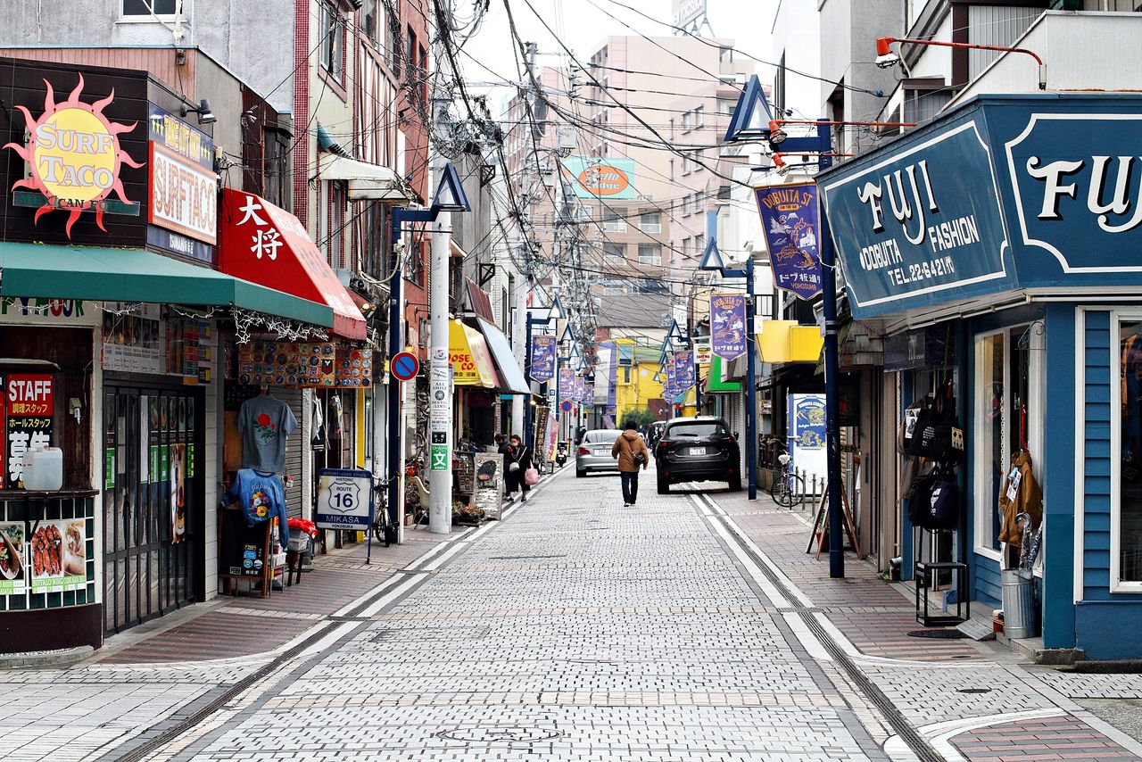 ドブ板通り商店街